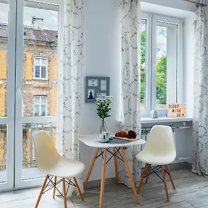 https://sleepwithus-emilii-plater-12-apartment.warsawhotelspoland.com